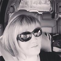Julia Hickman Photo 8