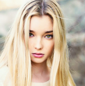 Isabella Carter Photo 10