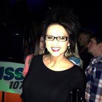 Dee Livingston Photo 7