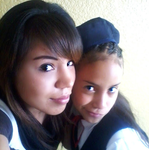 Laura Olvera Photo 14