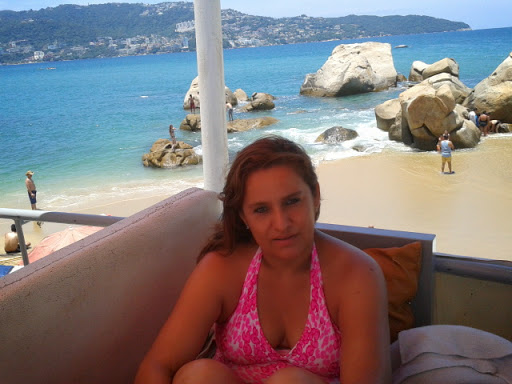 Gloria Torres Photo 16