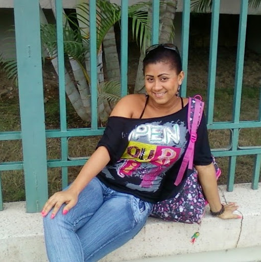 Julia Herrera Photo 12