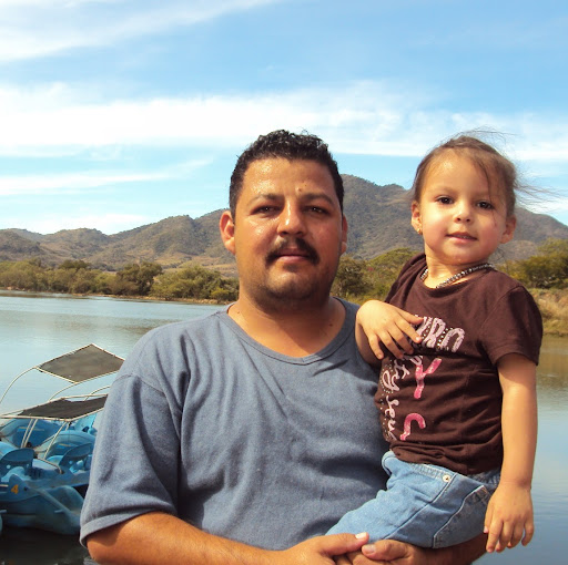 Misael Aguirre Photo 11