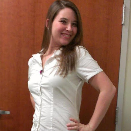 Clara Moore Photo 10