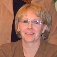Julie Holcomb Photo 3
