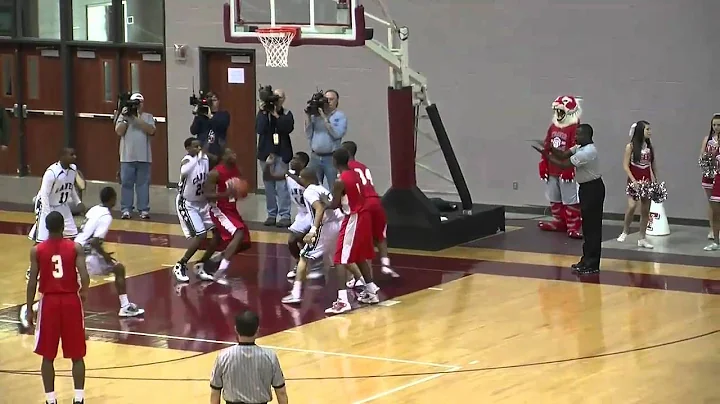 Travis Hightower Photo 28