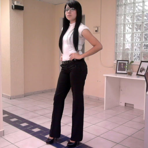 Liliana Torres Photo 9