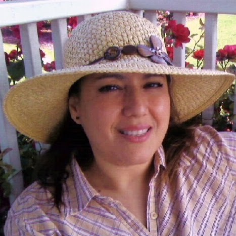 Liz Lopez Photo 15