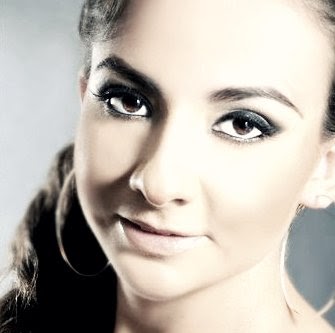 Cynthia Aponte Photo 12