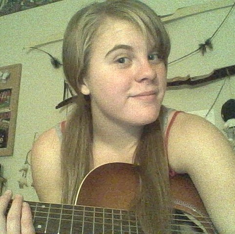 Emily Powell Photo 15