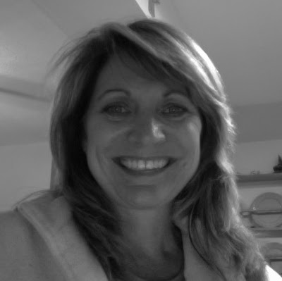 Julie Delaney Photo 10