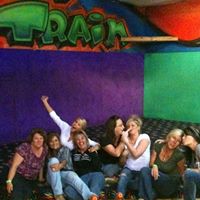 Laurie Cook Photo 8