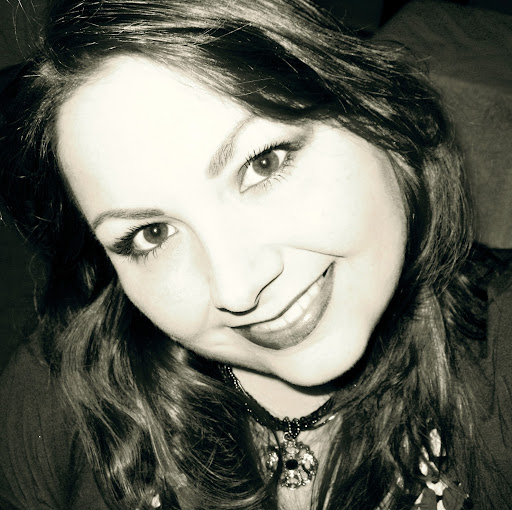 Tara Castaneda Photo 7