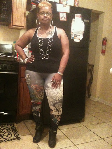 Toni Kelly Photo 9