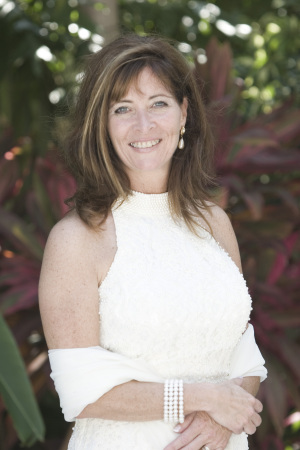 Donna Hughes Photo 16
