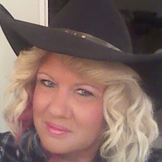 Lisa Schilling Photo 11