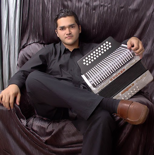 Omar Suarez Photo 10