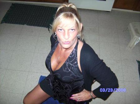 Kelly Wade Photo 18