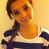 Emma Hunt Photo 4