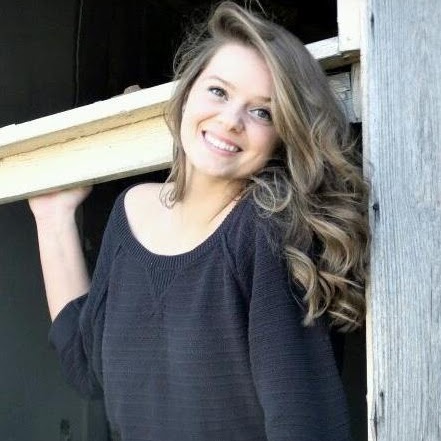 Lauren Mccarty Photo 10