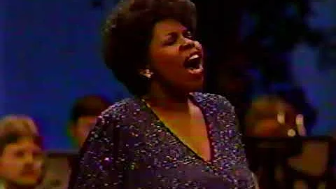 Mavis Martin Photo 17