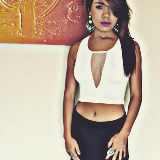 Helen Costa Photo 9