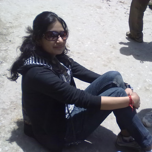 Surabhi Sharma Photo 12
