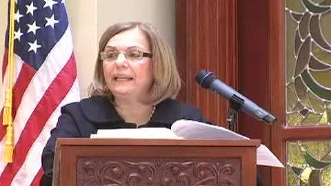 Yvette Sutton Photo 15