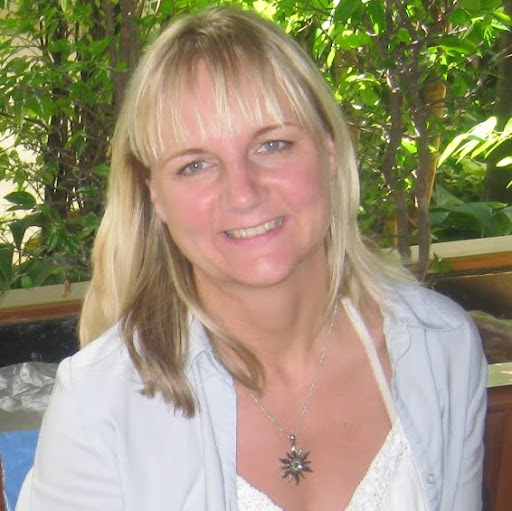 Jeanette Moore Photo 14