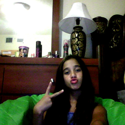 Caroline Benitez Photo 12