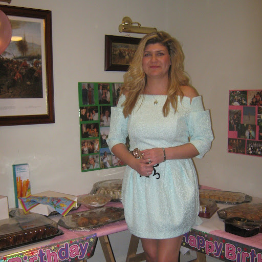 Lisa Askew Photo 14