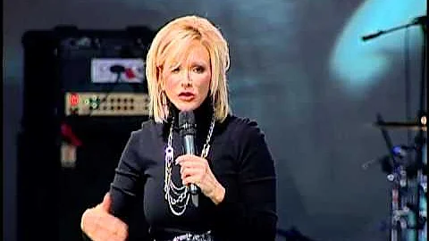 Paula Wyatt Photo 31