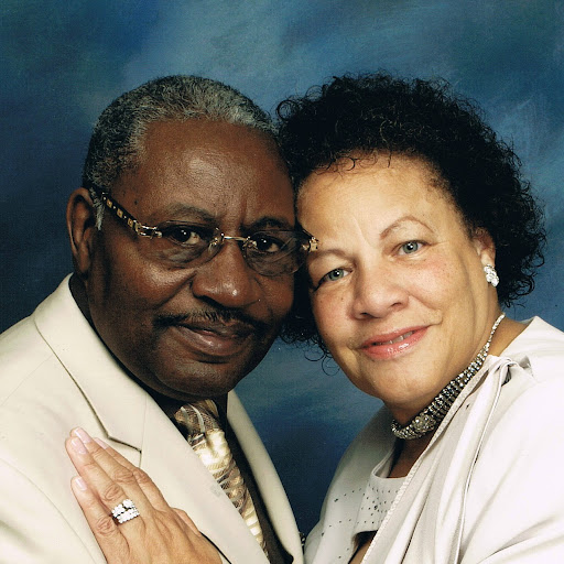 Emanuel Harris Photo 9
