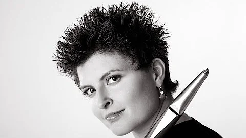 Angela Metzger Photo 18