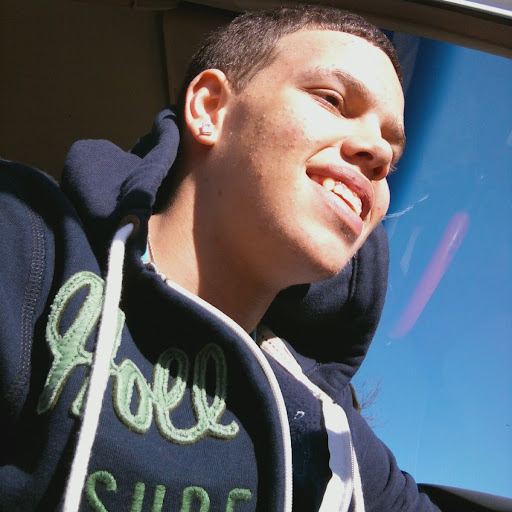 Deric Ross Photo 3