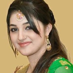 Sana Naqvi Photo 16