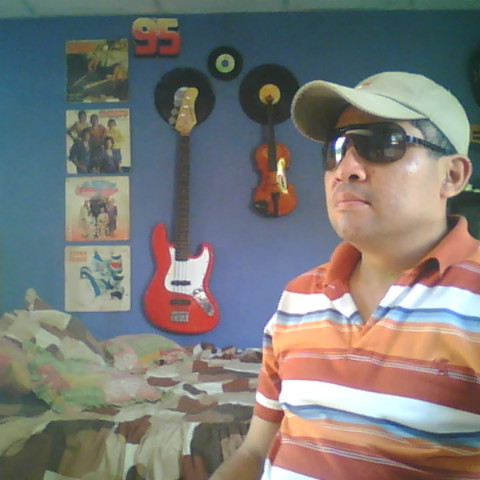 Antonio Garay Photo 12