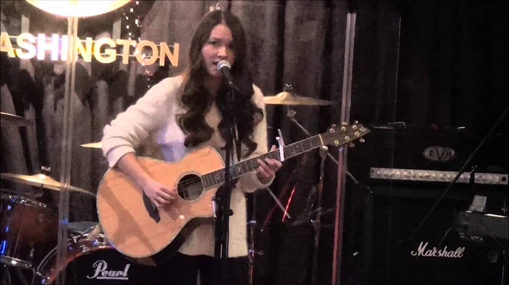 Emily Fullerton Photo 13