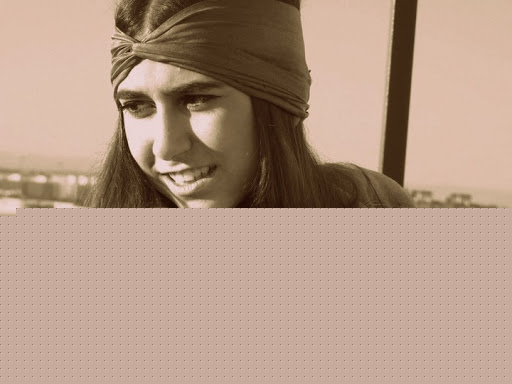 Elena Duran Photo 16