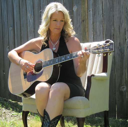 Lori Thomas Photo 19