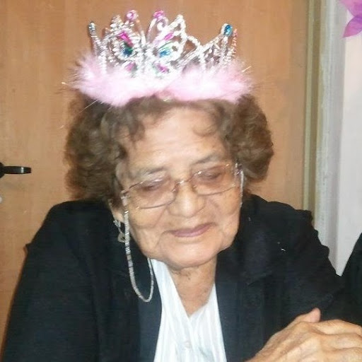 Victoria Arredondo Photo 16