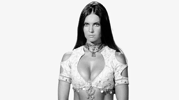 Caroline Monroe Photo 23