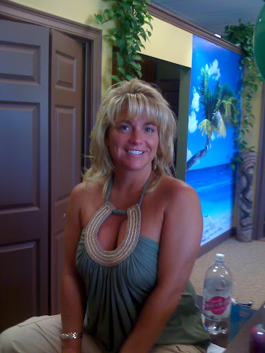 Annie Donahue Photo 6