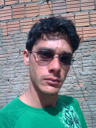 Eric Rodrigues Photo 13