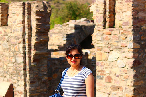 Priya Bajaj Photo 15