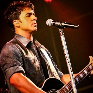 Jonathan Garay Photo 12