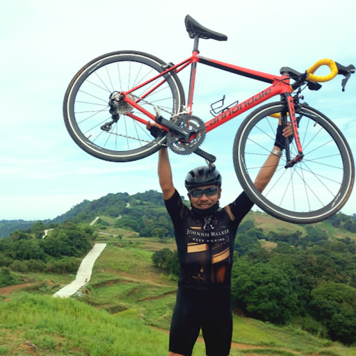 Gilbert Mendoza Photo 10