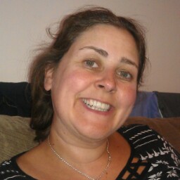 Claire Tucker Photo 15