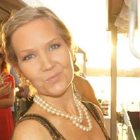 Emma Rowe Photo 5