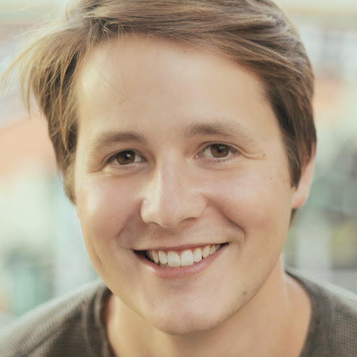 Alexander Burns Photo 17